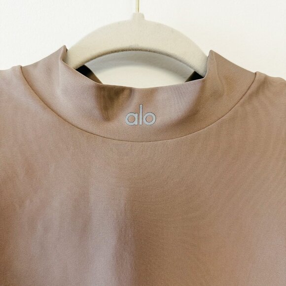 Alo Yoga Airlift Fuse Bra Tank in Gravel Size Medium - Picture 4 of 8